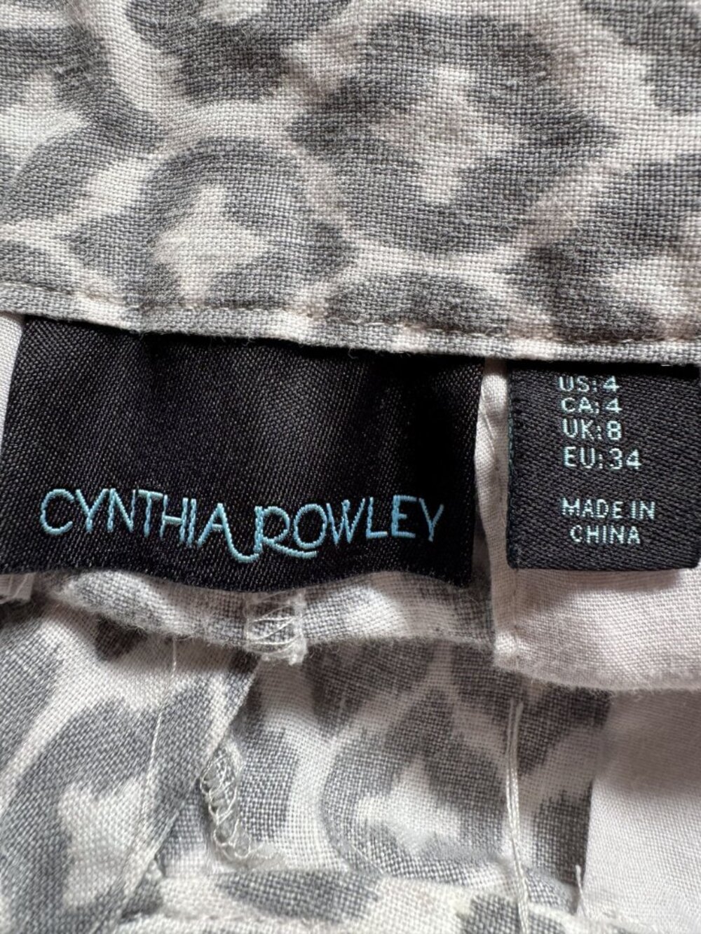 Cynthia Rowley Gray & White Linen Shorts Womens Size 4 Lightweight Ikat Print - Picture 5 of 16